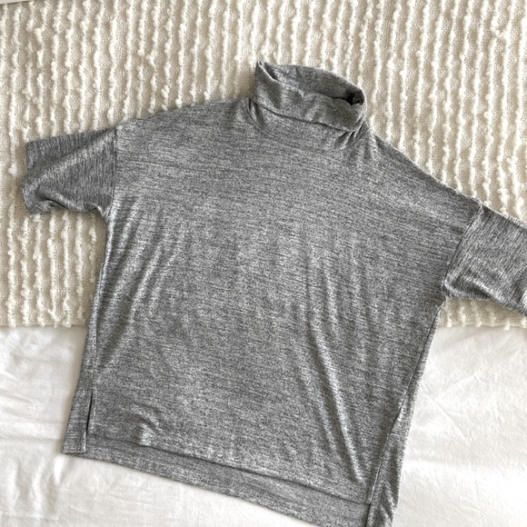 Gap Short Sleeve Turtleneck | Size XS - Picture 3 of 8